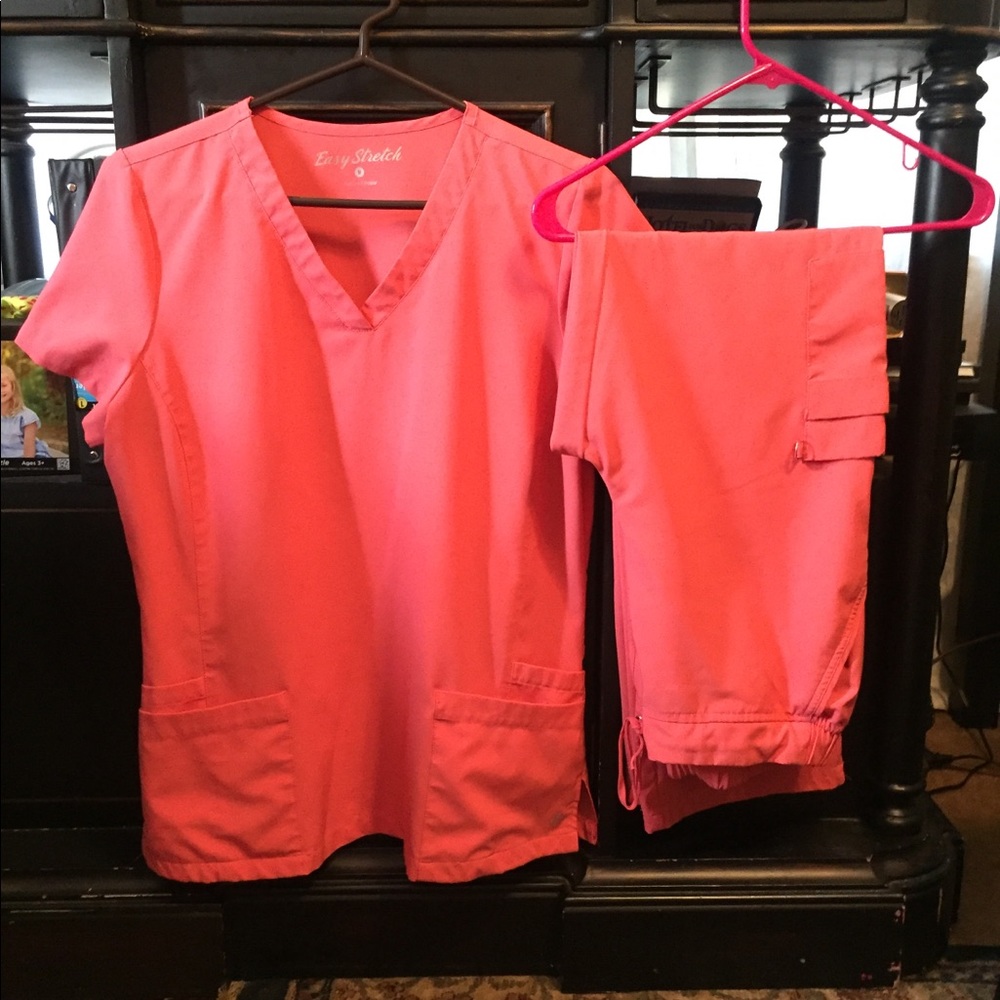 Easy Stretch Medium bright coral scrub set